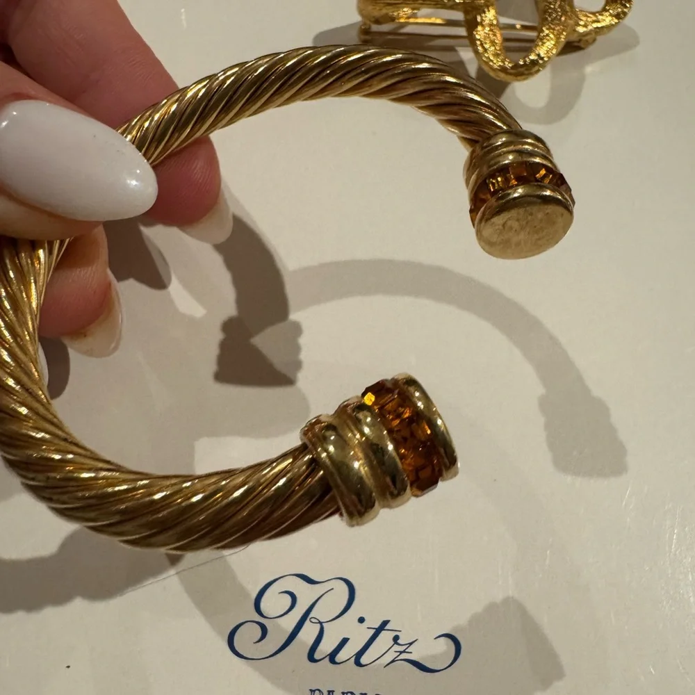 Vintage gold tone with caramel color crystals vintage cuff bracelet